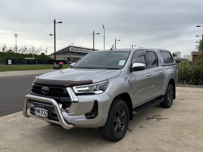 2022 Toyota Hilux SR5 4WD 2.8DT Automatic Doubl... image 3