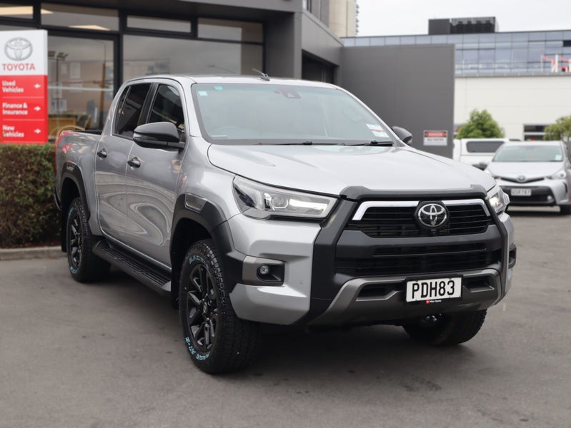 2022 Toyota Hilux SR5 CRUISER 2.8 4WD AUTO LEATHER image 1