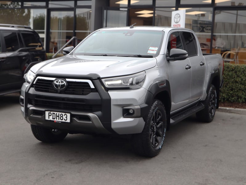 2022 Toyota Hilux SR5 CRUISER 2.8 4WD AUTO LEATHER image 3