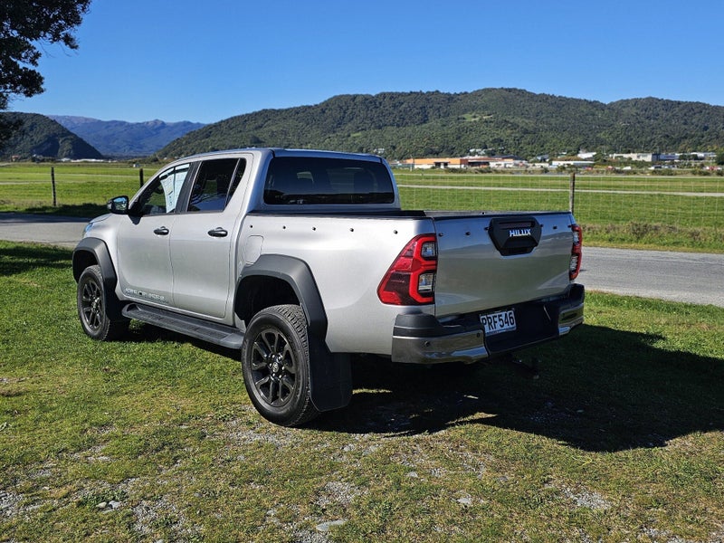 2022 Toyota Hilux SR5 Cruiser 2.8DT 6AT 4WD DCW... image 5