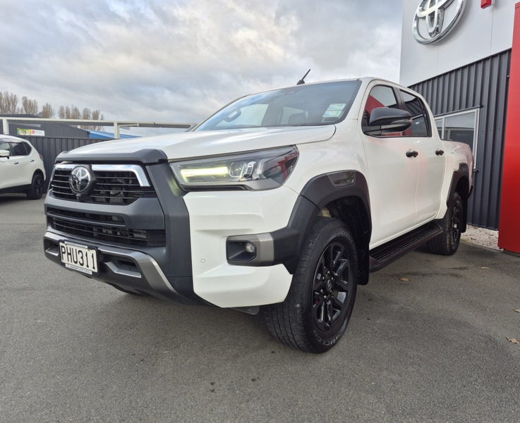 2022 Toyota Hilux SR5 CRUISER 2.8DT Automatic 2... image 4