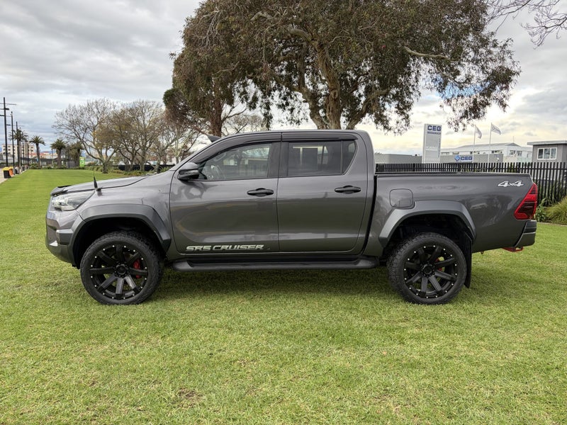 2022 Toyota Hilux SR5 Cruiser 2.8DT Double Cab... image 4
