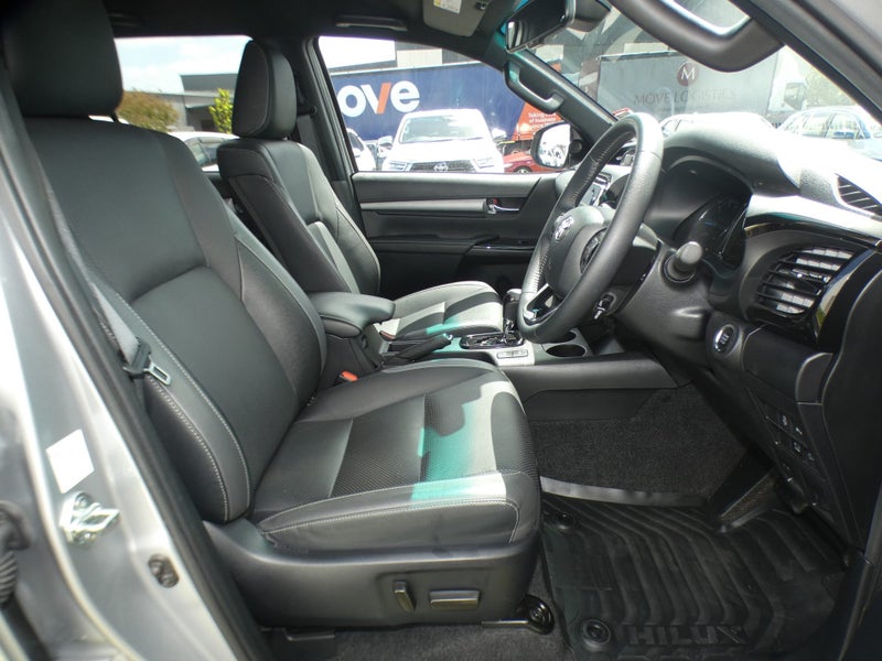 2022 Toyota Hilux SR5 Cruiser 4WD image 2