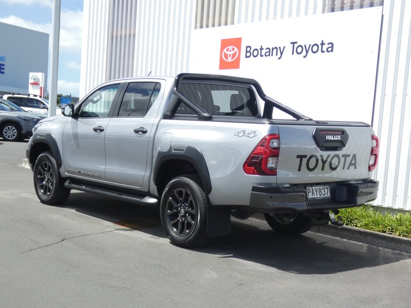 2022 Toyota Hilux SR5 Cruiser 4WD image 3