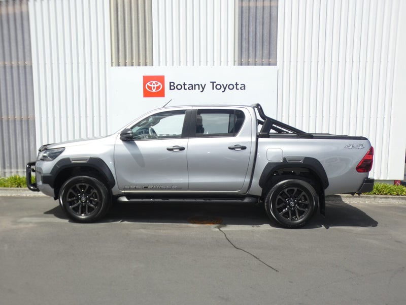 2022 Toyota Hilux SR5 Cruiser 4WD image 4