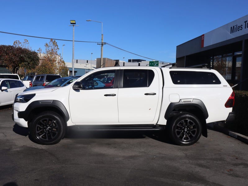 2022 Toyota Hilux SR5 Cruiser 4WD, Leather image 4