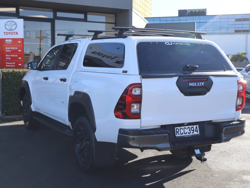 2022 Toyota Hilux SR5 Cruiser 4WD, Leather image 5