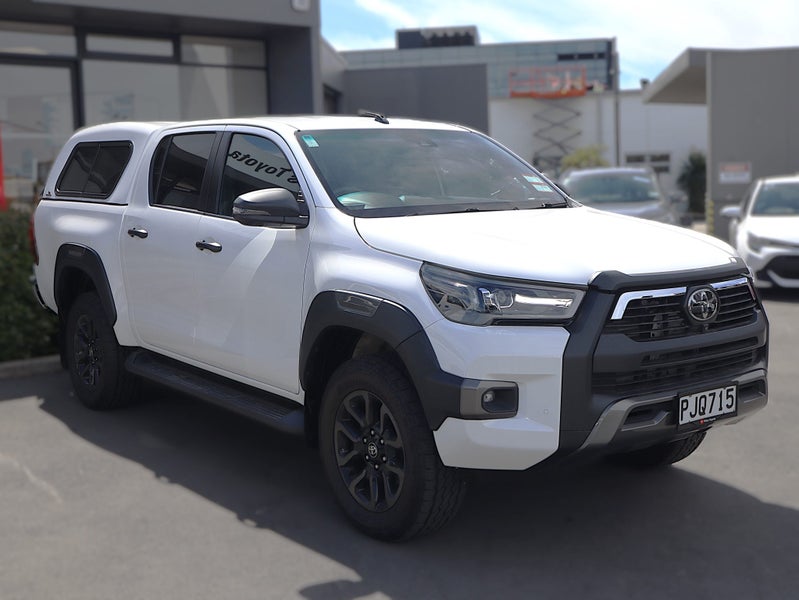 2022 Toyota Hilux SR5 CRUISER 4WD, Leather image 1