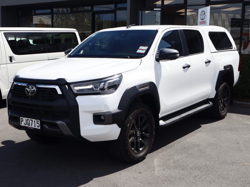 2022 Toyota Hilux SR5 CRUISER 4WD, Leather image 3