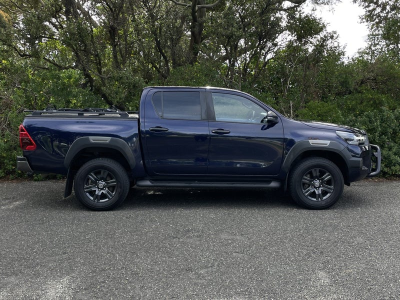 2022 Toyota Hilux SR5 Cruiser PreRunner image 3