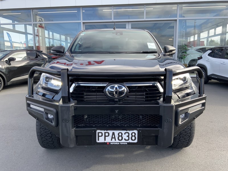 2022 Toyota Hilux Wide track SR5 4X4 Cruiser -... image 3