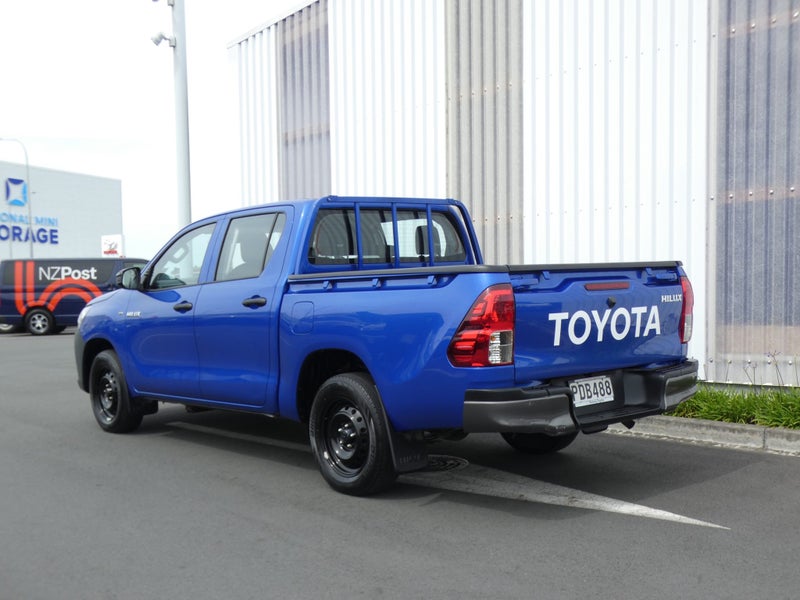 2022 Toyota Hilux WorkMate image 2