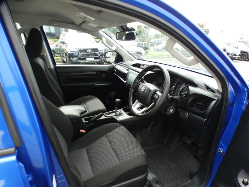 2022 Toyota Hilux WorkMate image 3