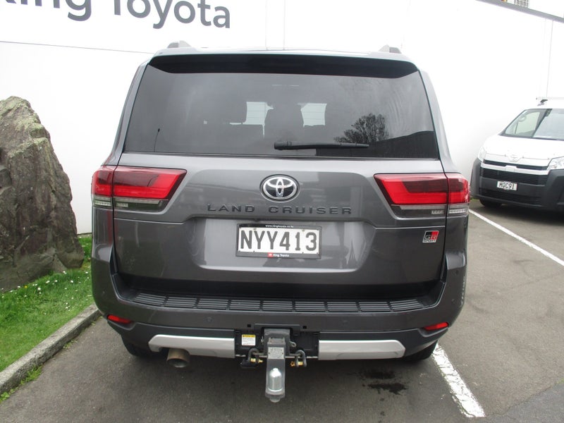 2022 Toyota Land Cruiser 300 GR Sport 3.3DT 10A... image 3