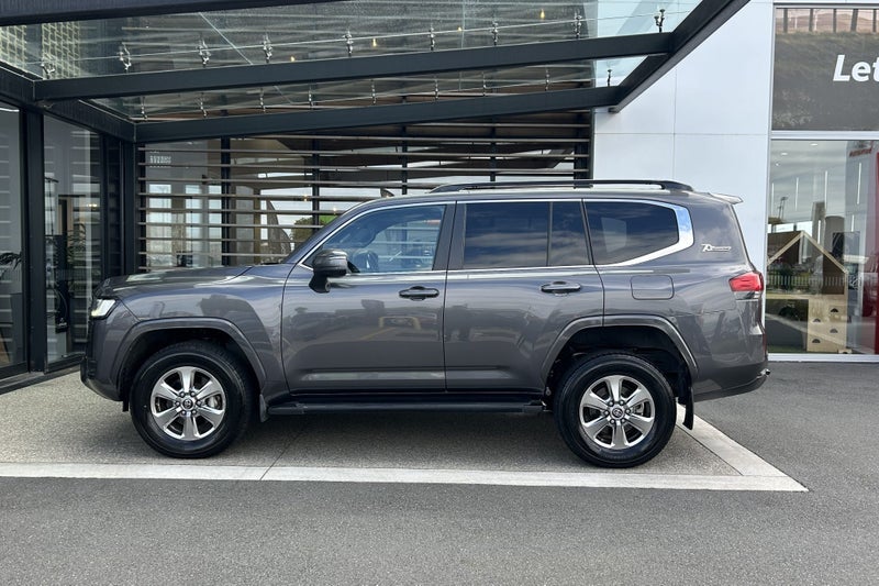 2022 Toyota Land Cruiser 300 VX 3.3 Turbo Diese... image 3
