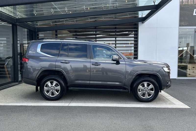 2022 Toyota Land Cruiser 300 VX 3.3 Turbo Diese... image 5