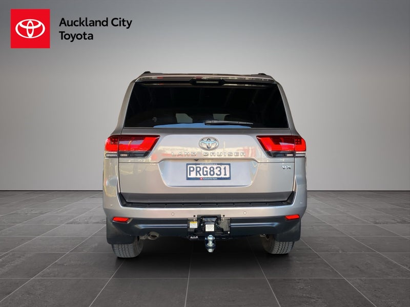 2022 Toyota Land Cruiser 300 VX 3.3DT 10AT 4WD... image 4