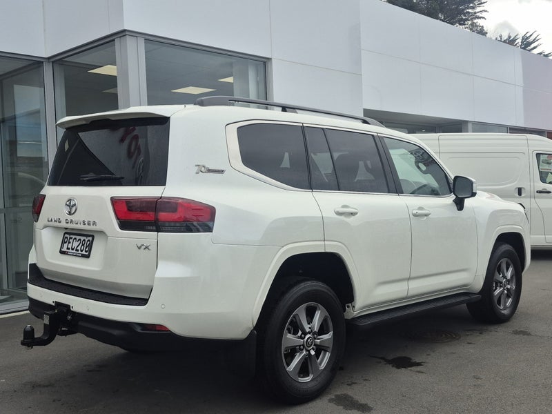 2022 Toyota Land Cruiser 300 VX 3.3DT 4WD 10A image 3