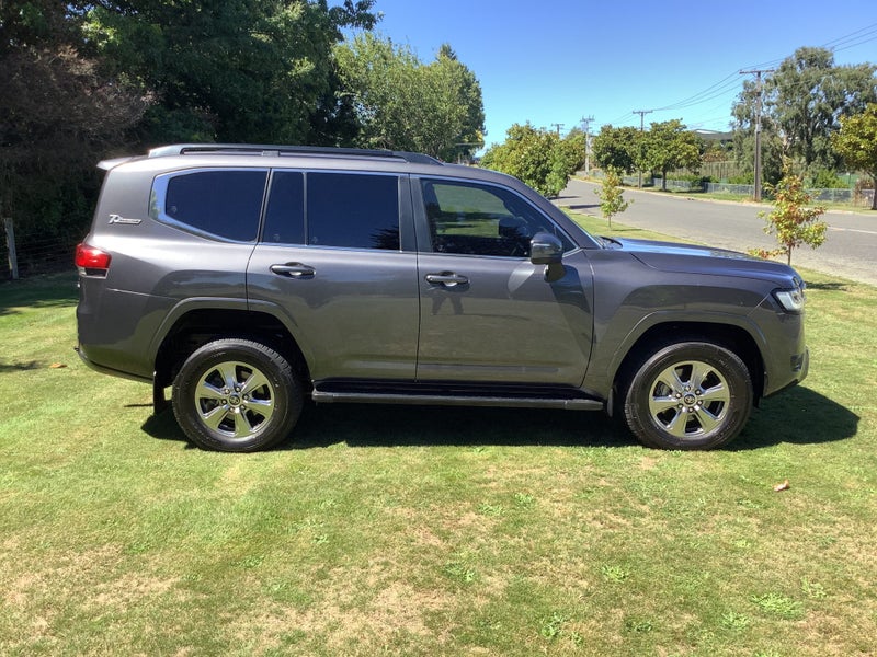 2022 Toyota Land Cruiser 300 VX 3.3DT 4WD image 4