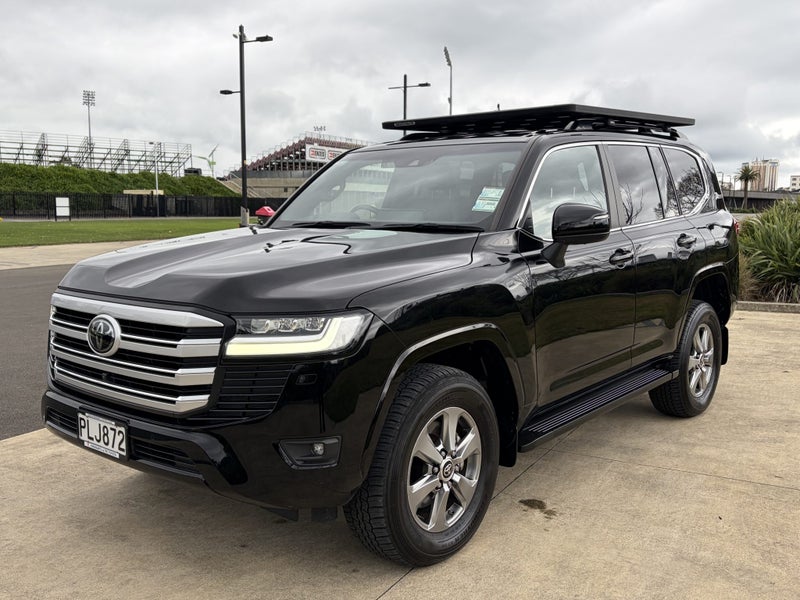 2022 Toyota Land Cruiser 300 VX 3.3DT Automatic... image 3