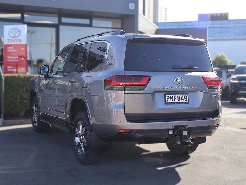 2022 Toyota Land Cruiser 300 VX 4WD 3.3 Twin Tu... image 5