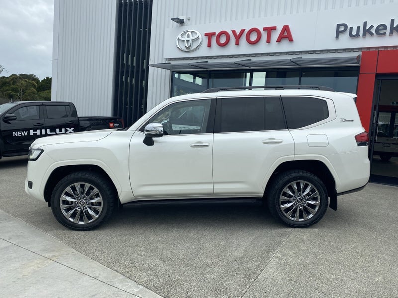 2022 Toyota Land Cruiser 300 VX Limited 3.3DT 1... image 2