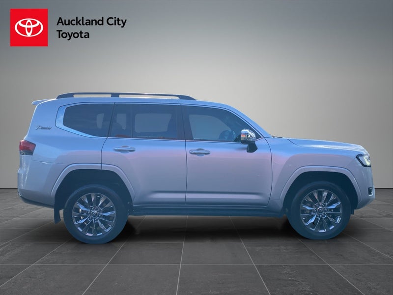 2022 Toyota Land Cruiser 300 VX Limited 3.3DT 1... image 2