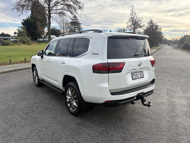 2022 Toyota Land Cruiser 300 VX Limited 3.3DT 1... image 2