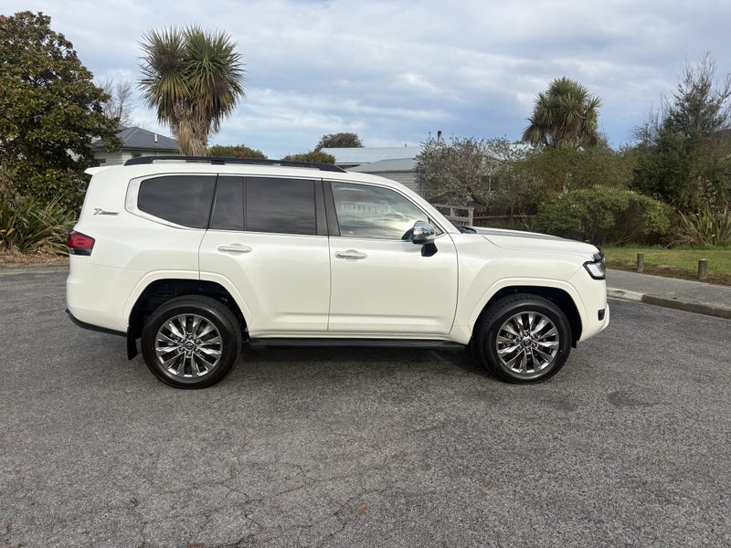 2022 Toyota Land Cruiser 300 VX Limited 3.3DT 1... image 3