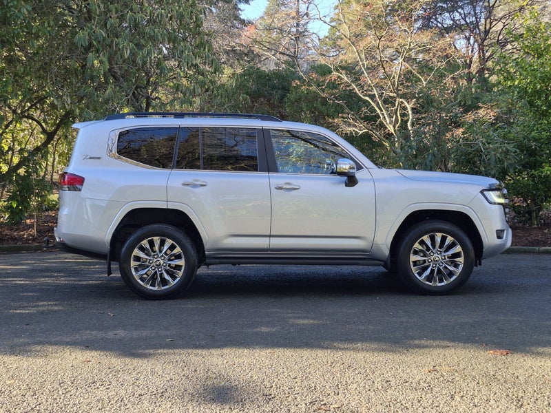 2022 Toyota Land Cruiser 300 VX Limited 3.3DT 1... image 2