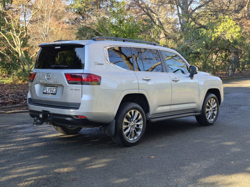 2022 Toyota Land Cruiser 300 VX Limited 3.3DT 1... image 3