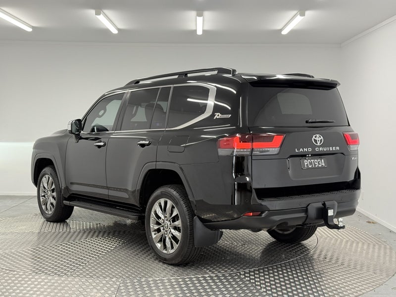 2022 Toyota Land Cruiser 300 VX Limited 3.3DT 4... image 5