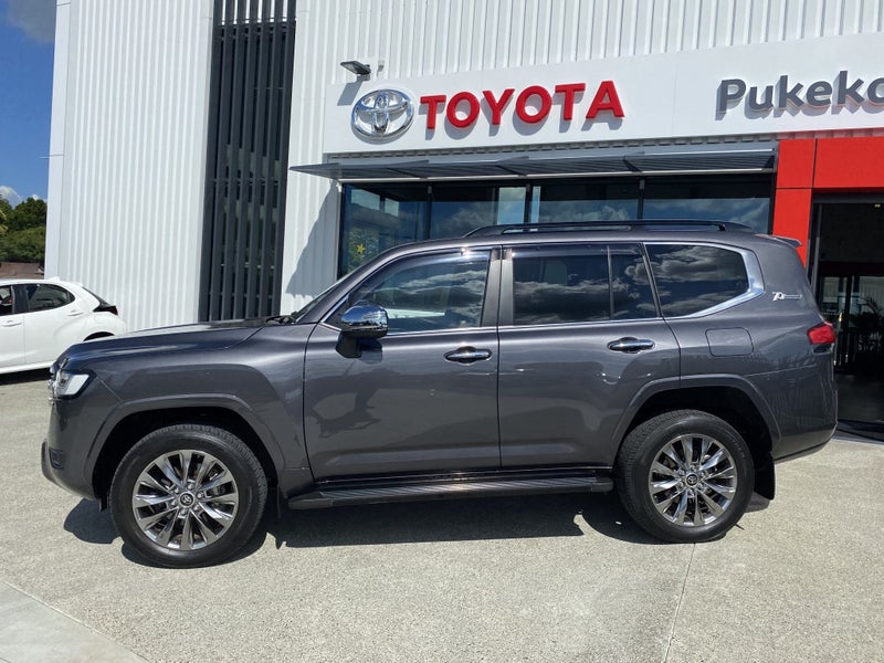 2022 Toyota Land Cruiser Landcruiser 300 VX Lim... image 2