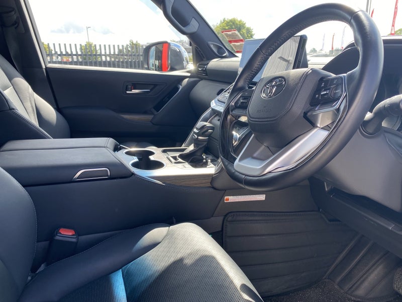 2022 Toyota Land Cruiser Landcruiser 300 VX Lim... image 5