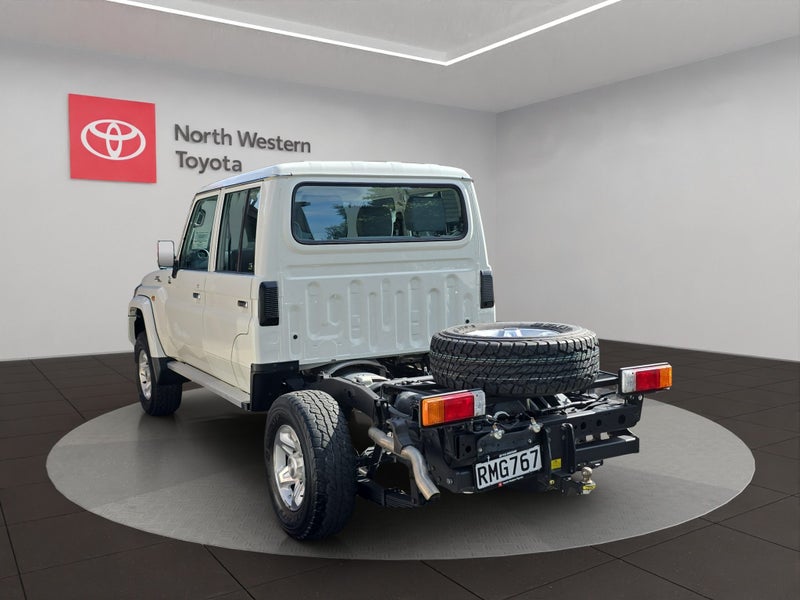 2022 Toyota Land Cruiser Landcruiser LX 4.5DT/4... image 4