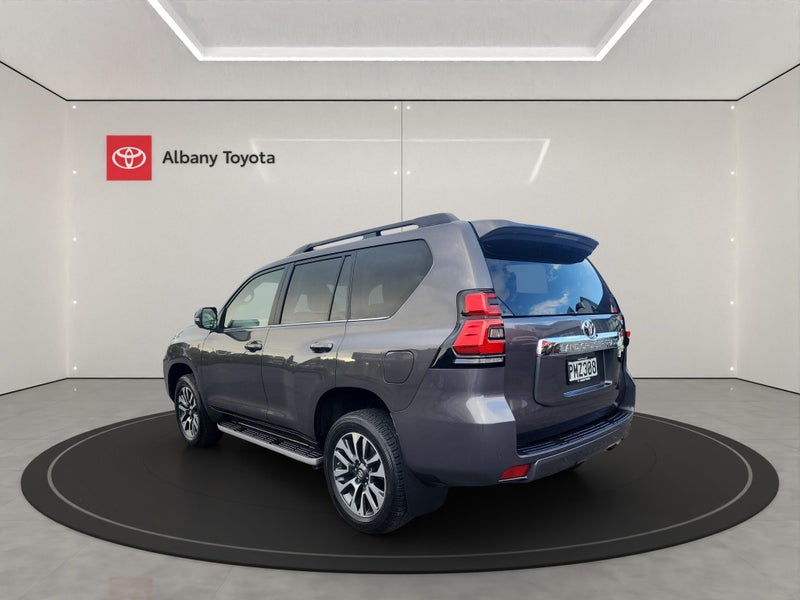 2022 Toyota Land Cruiser Prado PRADOVX 2.8DT/4W... image 5
