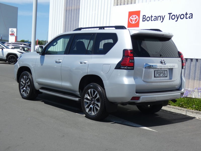 2022 Toyota Land Cruiser Prado VX image 3