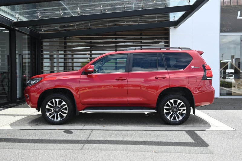 2022 Toyota Land Cruiser Prado VX 2.8 Turbo Die... image 3