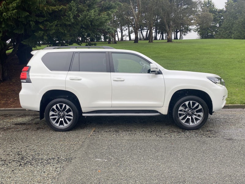 2022 Toyota Land Cruiser Prado VX 2.8D 6AT 4WD... image 3