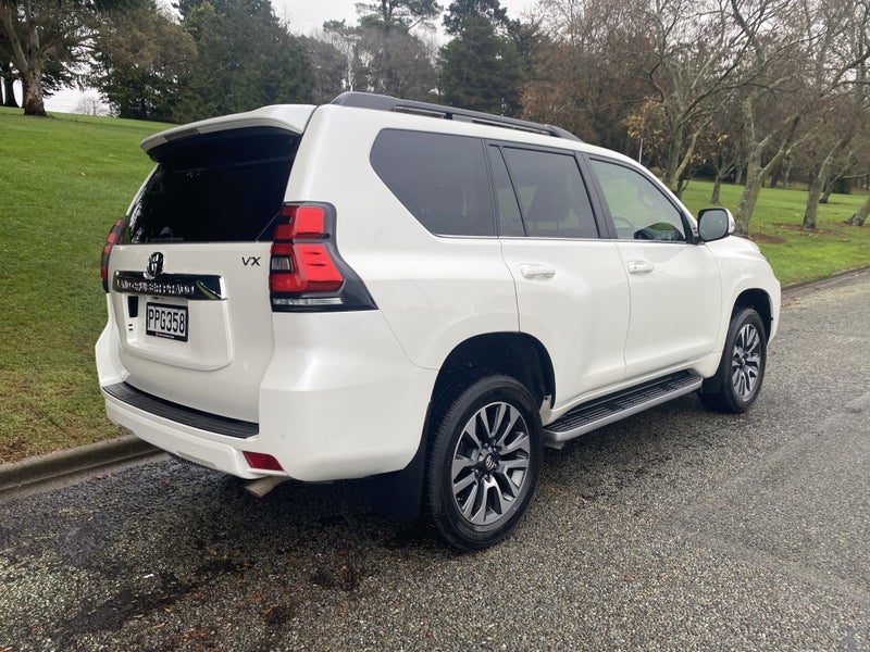 2022 Toyota Land Cruiser Prado VX 2.8D 6AT 4WD... image 4