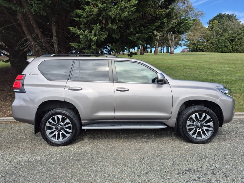 2022 Toyota Land Cruiser Prado VX 2.8D 6AT 4WD... image 3