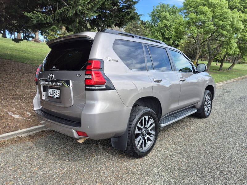 2022 Toyota Land Cruiser Prado VX 2.8D 6AT 4WD... image 4
