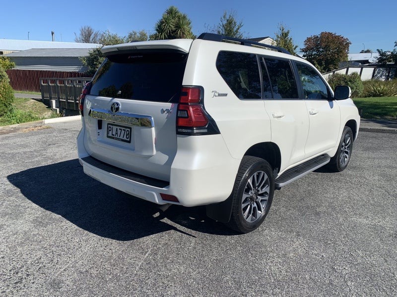 2022 Toyota Land Cruiser Prado VX 2.8D 6AT 4WD... image 4
