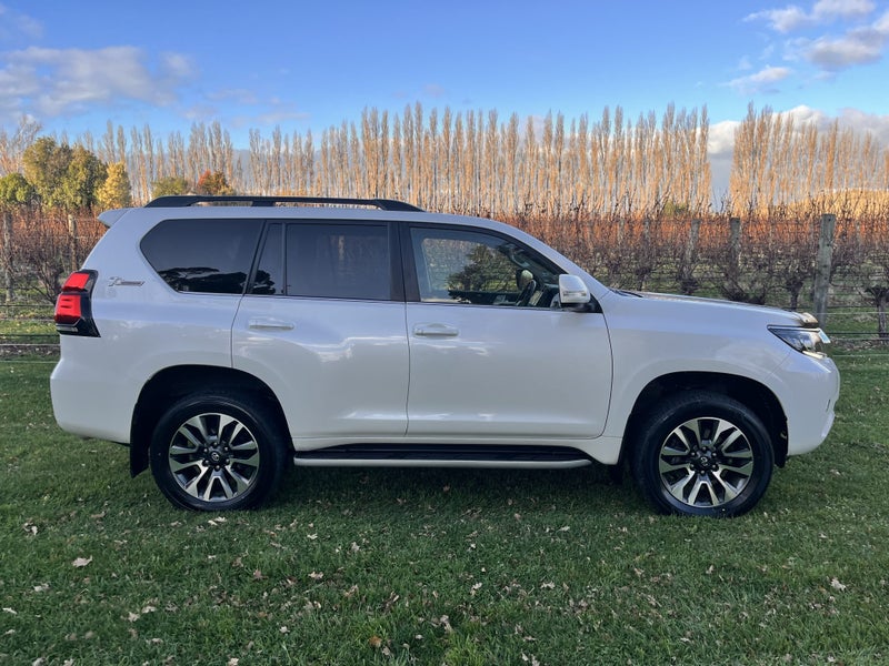 2022 Toyota Land Cruiser Prado VX 2.8D 6AT 4WD... image 3