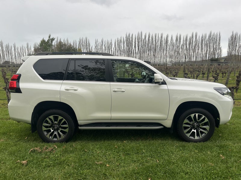 2022 Toyota Land Cruiser Prado VX 2.8D 6AT 4WD... image 3