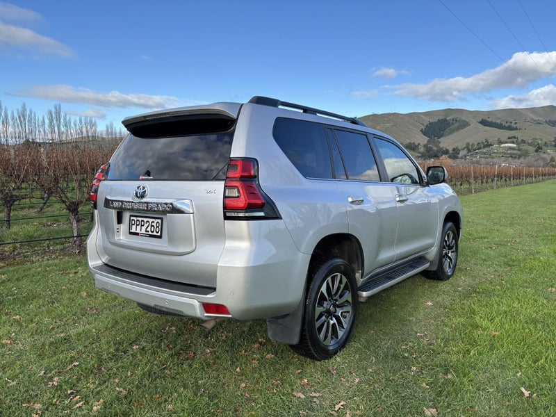 2022 Toyota Land Cruiser Prado VX 2.8D 6AT 4WD... image 3