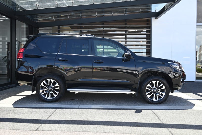 2022 Toyota Land Cruiser VX 2.8 Turbo Diesel 6A... image 5