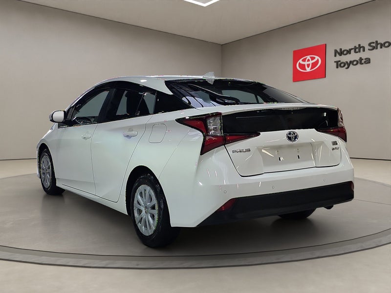 2022 Toyota Prius 1.8L Hybrid S Hatchback image 5
