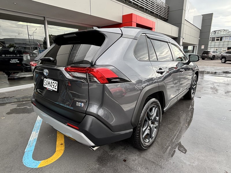 2022 Toyota RAV4 2.5 Hybrid ADVENTURE image 3
