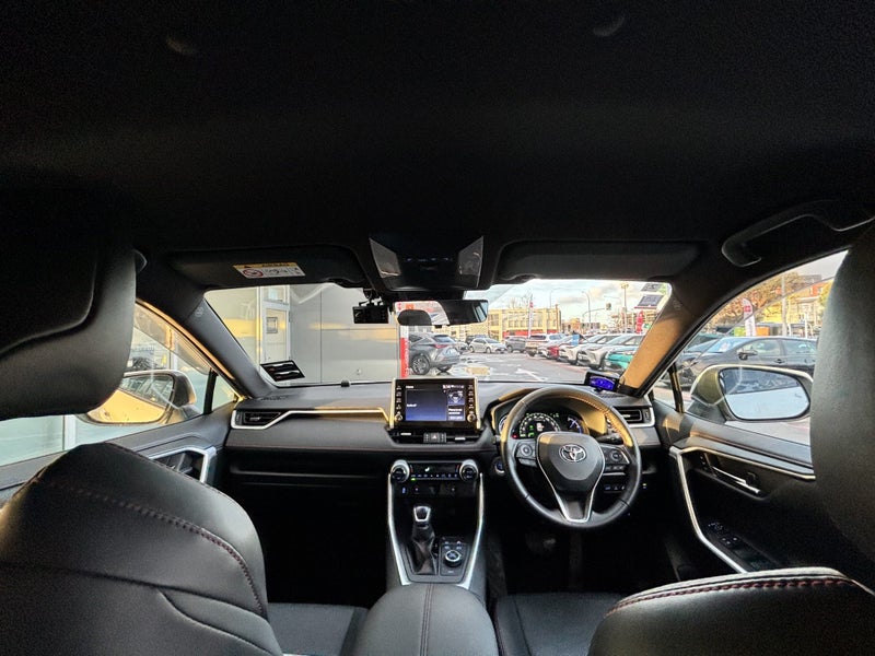 2022 Toyota RAV4 2.5 HYBRID PHEV LUXURY SUV image 2